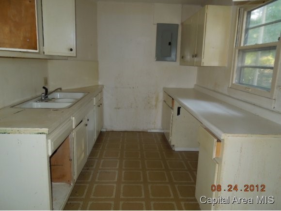 918 East Percy Avenue Springfield, IL 62702 - Photo 5 of 6