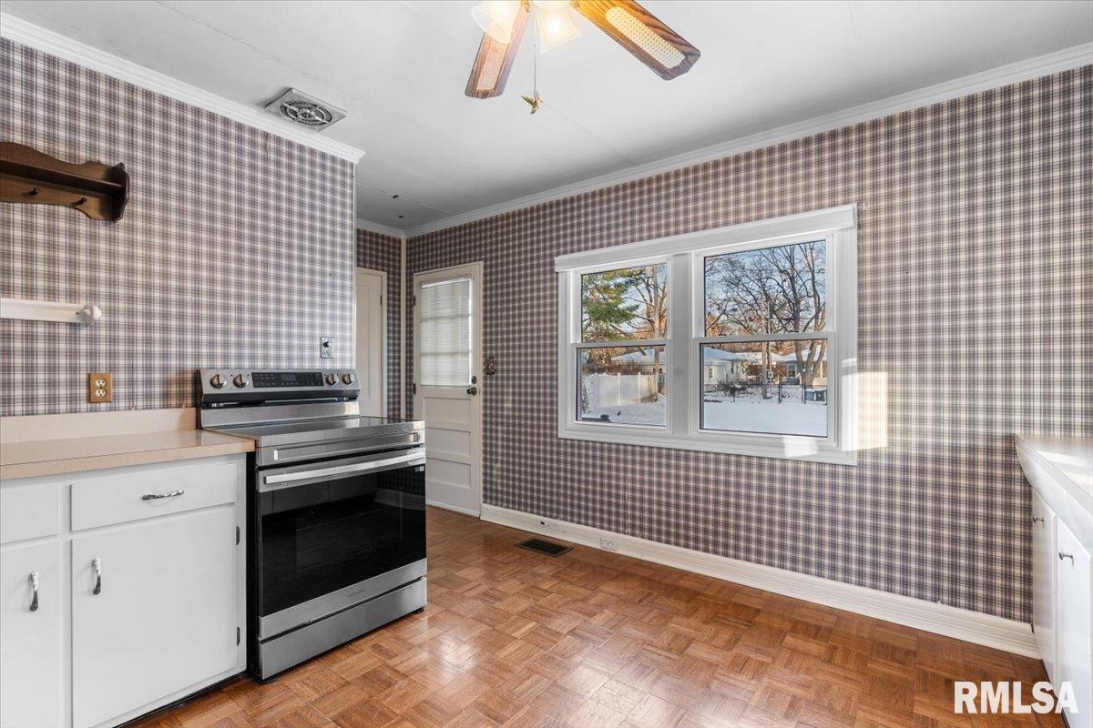 2336 South State Street Springfield, IL 62704 - Photo 7 of 32 Gallery Image 7