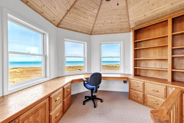 $1,289,900 | 17707 Lakeshore Road, Two Rivers, WI 54241