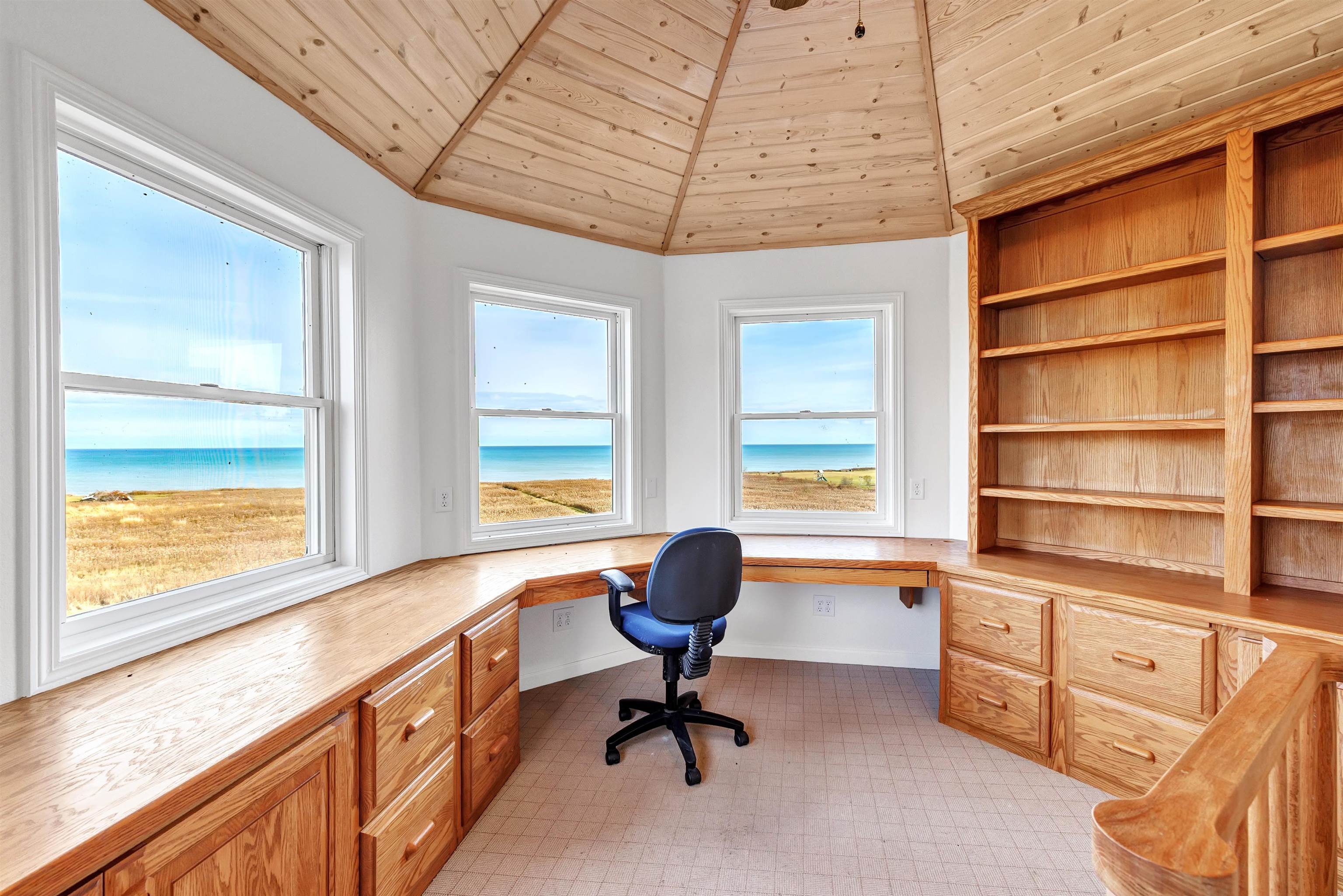 17707 Lakeshore Road Two Rivers, WI 54241 - Photo 15 of 36