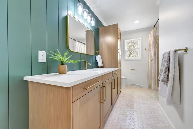 $1,289,900 | 17707 Lakeshore Road, Two Rivers, WI 54241