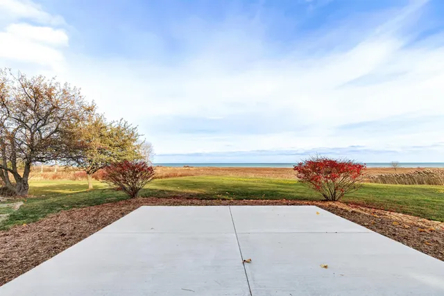 $1,289,900 | 17707 Lakeshore Road, Two Rivers, WI 54241