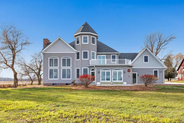 $1,289,900 | 17707 Lakeshore Road, Two Rivers, WI 54241