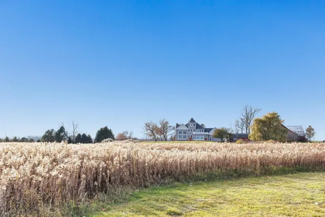 $1,289,900 | 17707 Lakeshore Road, Two Rivers, WI 54241