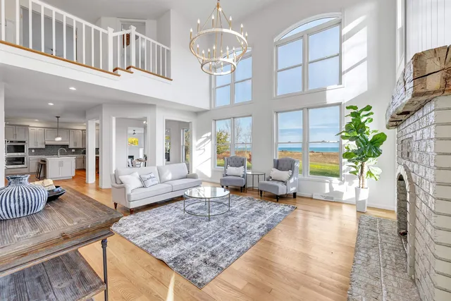 $1,289,900 | 17707 Lakeshore Road, Two Rivers, WI 54241