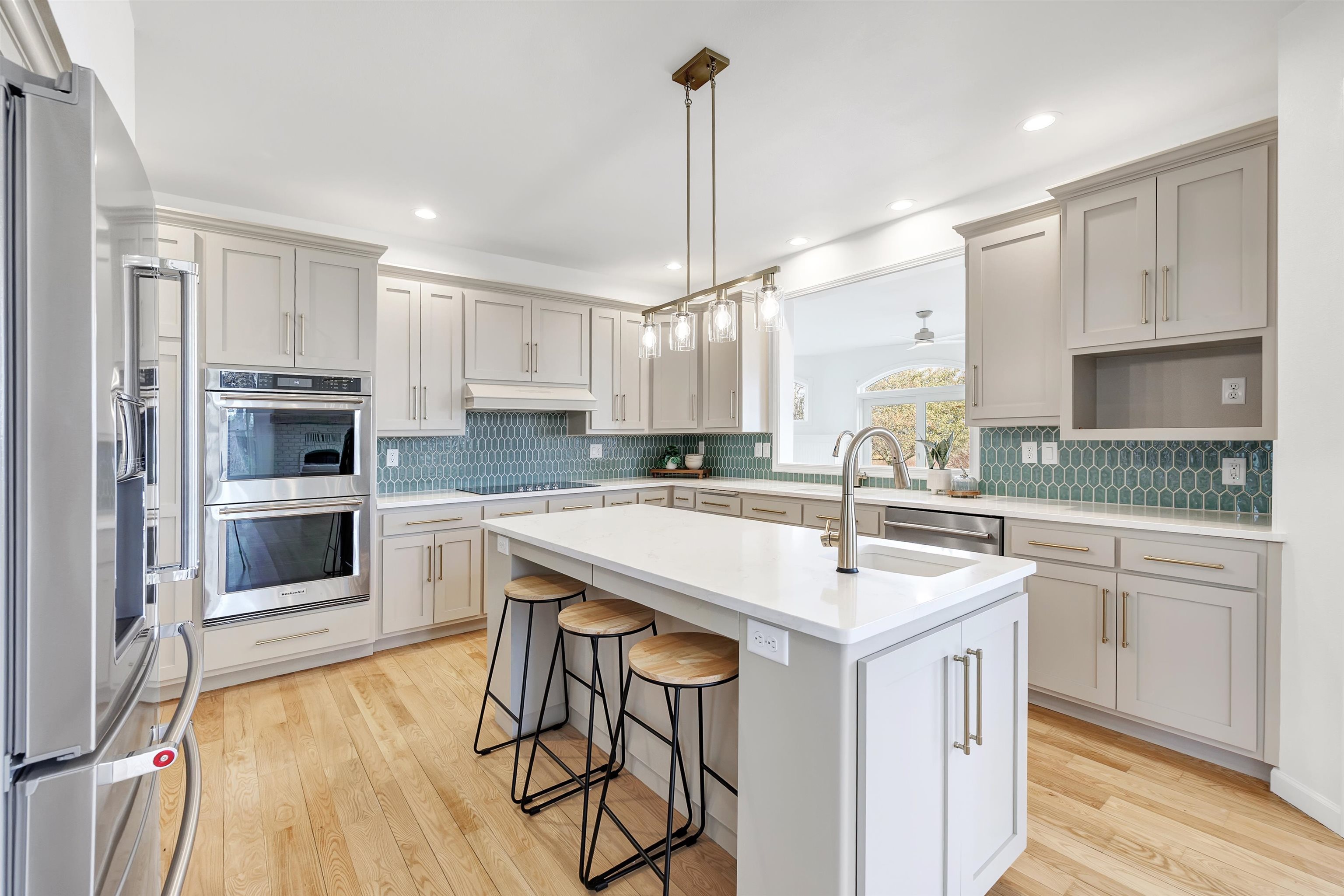 17707 Lakeshore Road Two Rivers, WI 54241 - Photo 7 of 36