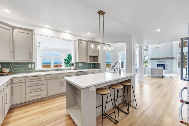 $1,289,900 | 17707 Lakeshore Road, Two Rivers, WI 54241