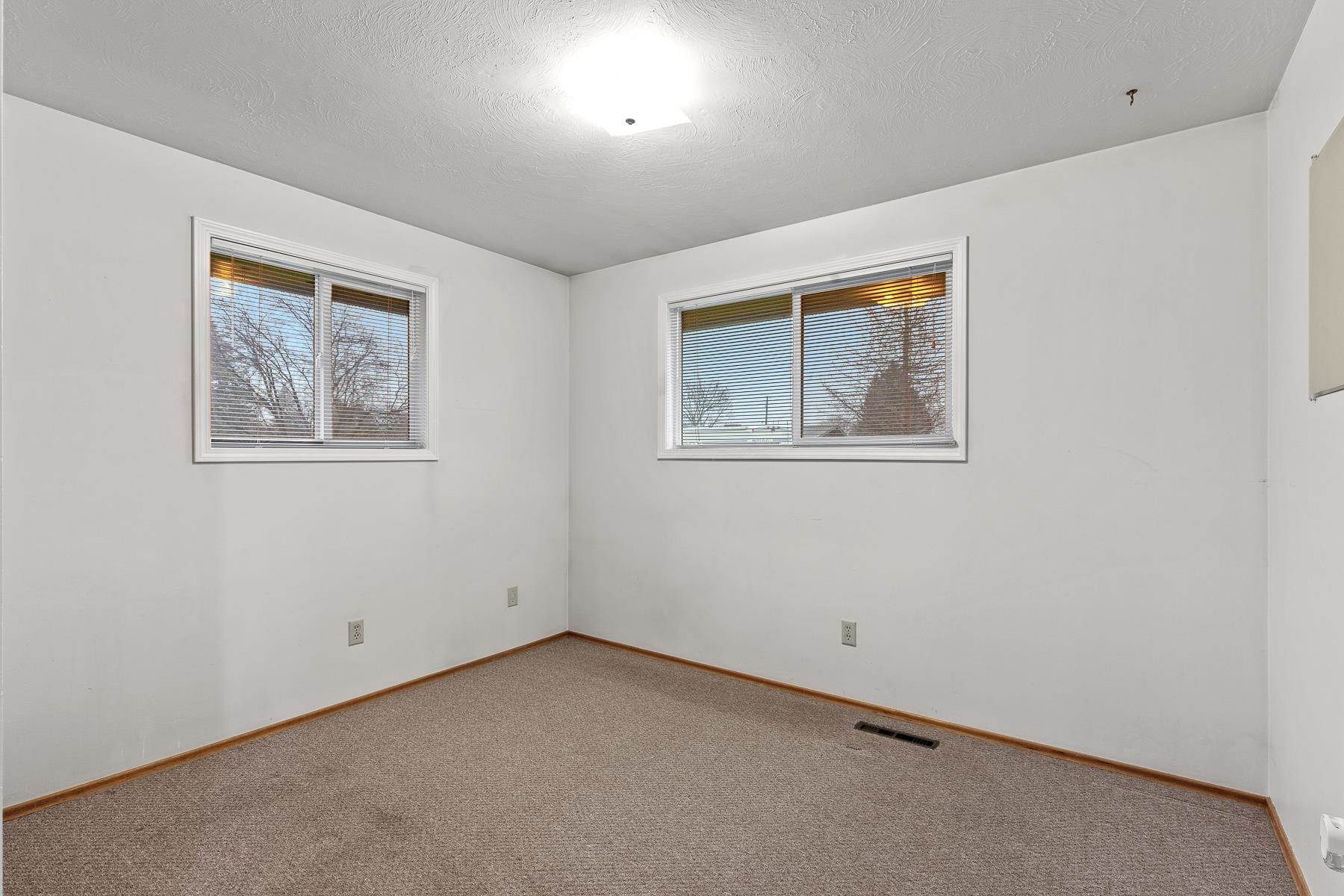 2912 South Wilbur Road Spokane Valley, WA 99206 - Photo 12 of 27