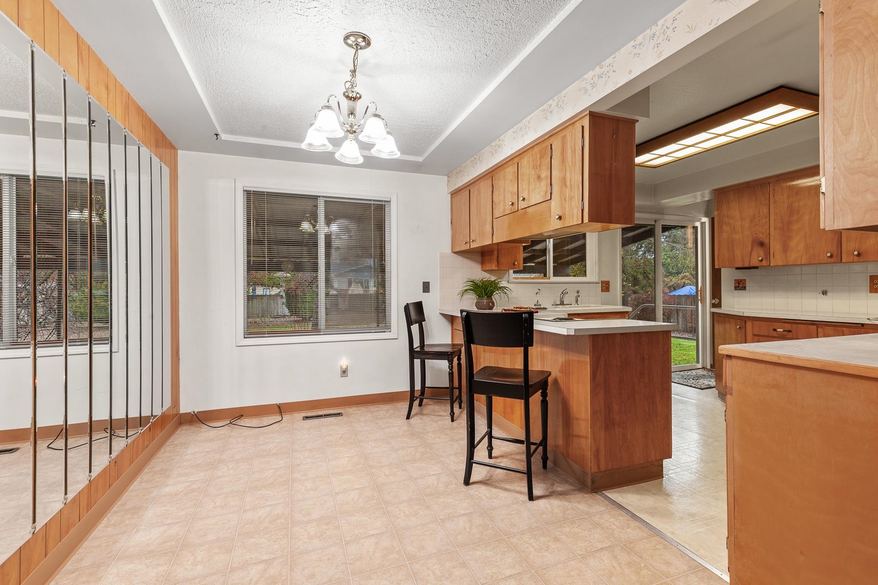 2912 South Wilbur Road Spokane Valley, WA 99206 - Photo 7 of 27