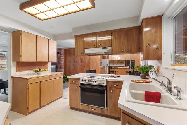 $365,000 | 2912 South Wilbur Road, Spokane Valley, WA 99206