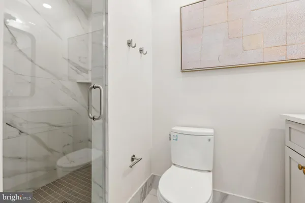 $5,300 | 1641 R Street Northwest, Unit 201, Washington, DC 20009