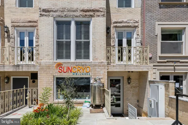 $5,300 | 1641 R Street Northwest, Unit 201, Washington, DC 20009