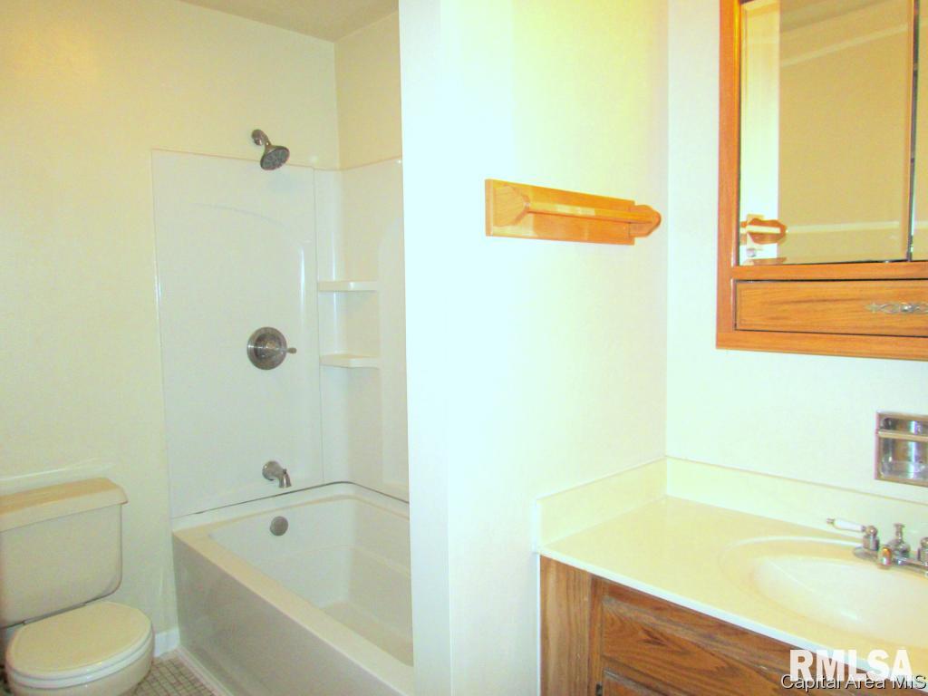 75 Villanova Drive Springfield, IL 62703 - Photo 14 of 16