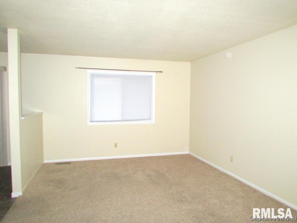 75 Villanova Drive Springfield, IL 62703 - Photo 2 of 16