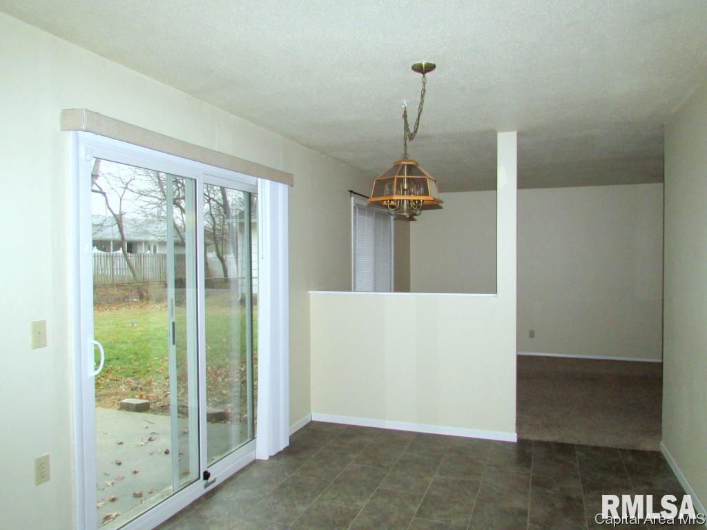 75 Villanova Drive Springfield, IL 62703 - Photo 7 of 16