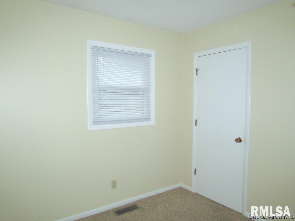 75 Villanova Drive Springfield, IL 62703 - Photo 10 of 16