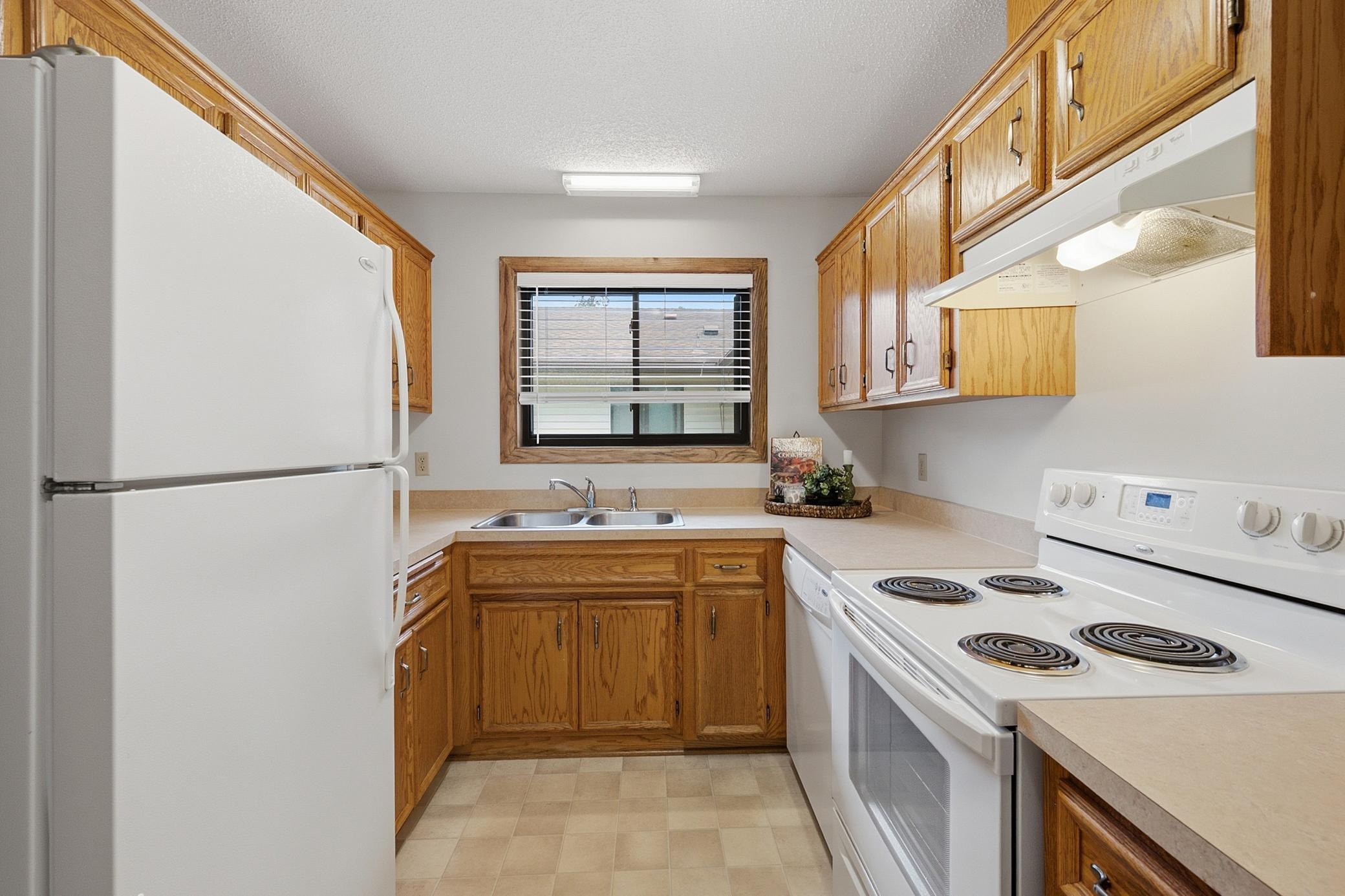 8564 134th Street West Apple Valley, MN 55124 - Photo 7 of 32 Gallery Image 7