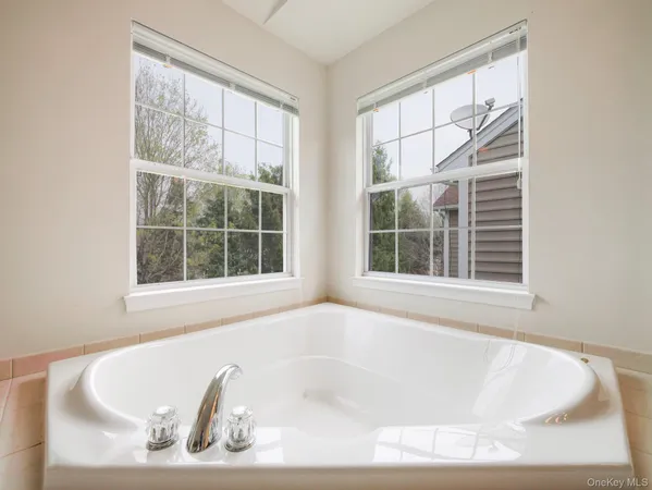 $659,000 | 417 Vassar Place, Fishkill, NY 12524