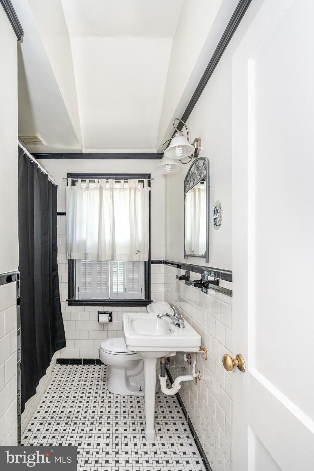 6149 Northdale Road Baltimore, MD 21228 - Photo 20 of 30 Gallery Image 20