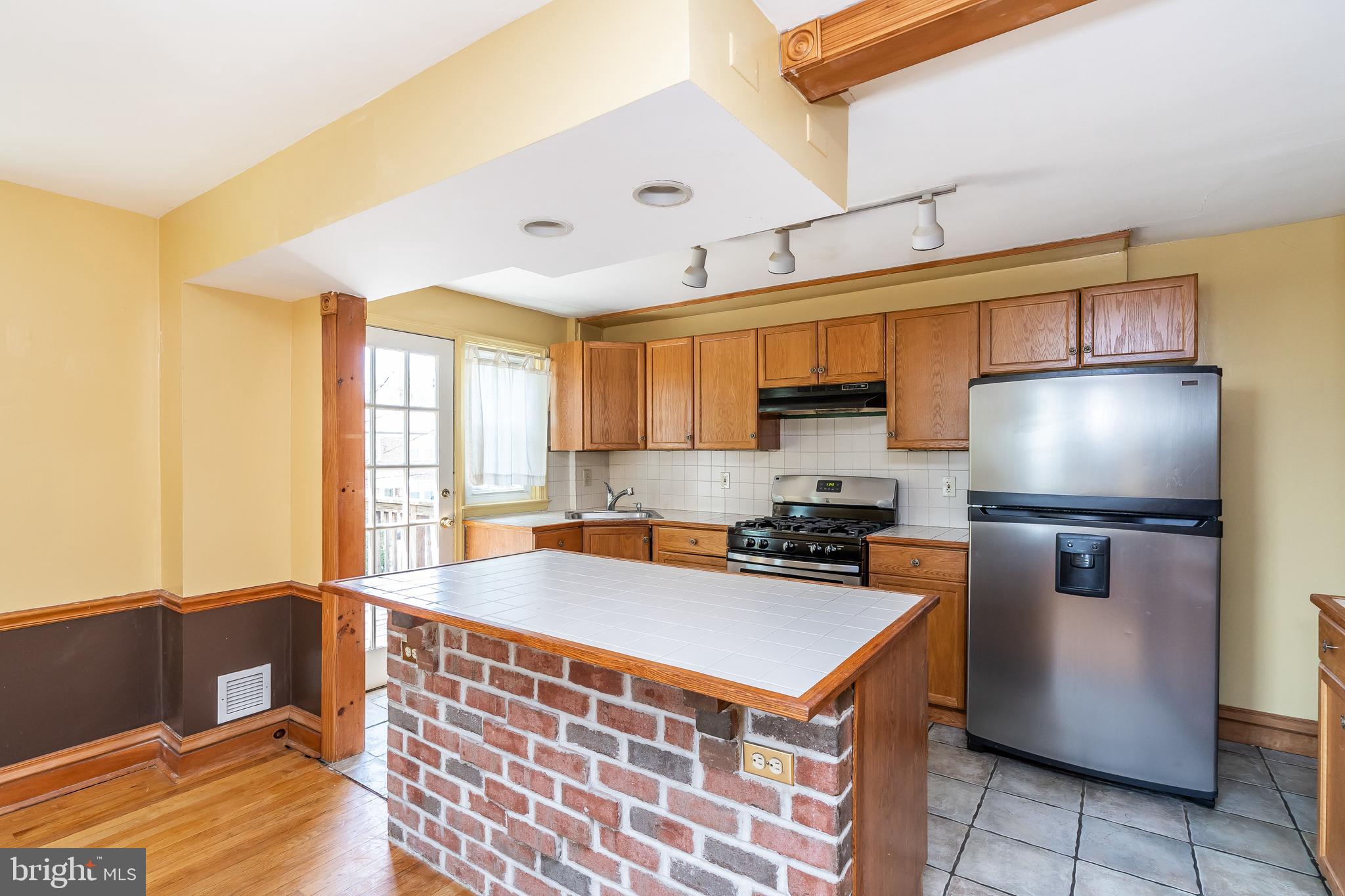 6149 Northdale Road Baltimore, MD 21228 - Photo 9 of 30 Gallery Image 9