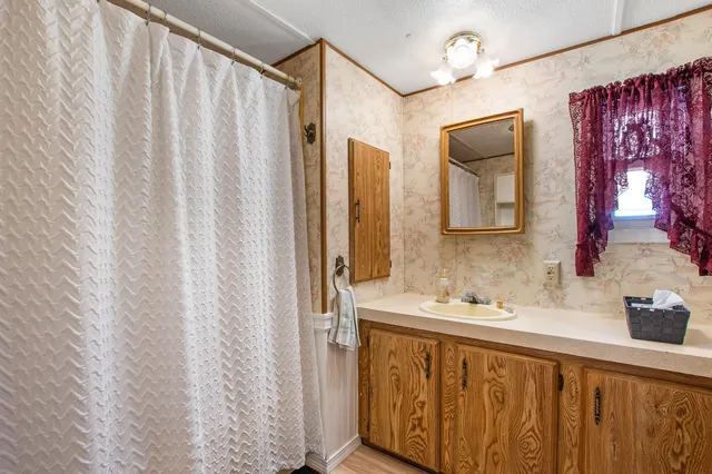 $66,000 | 6 Pine Street, Colebrook, NH 03576