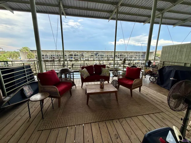 $365,000 | 127 Highway 22, Unit S7, Madisonville, LA 70447