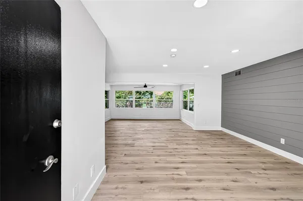 $3,995 | 2141 Indian Avenue South, Belleair Bluffs, FL 33770