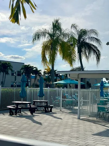 a view of entryway and hall