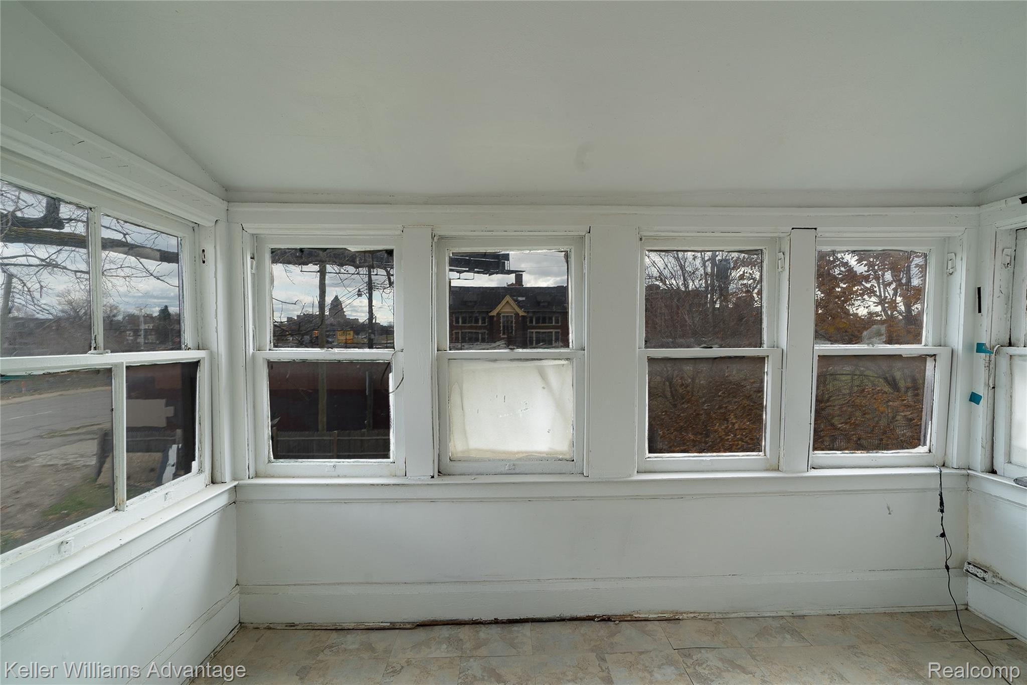 1117 Atkinson Street Detroit, MI 48202 - Photo 32 of 38 AtkinsonSt_1117_Rec Room 2.jpg