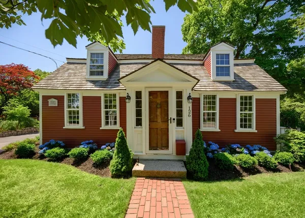 $2,285,000 | 126 South Street, Hingham, MA 02043