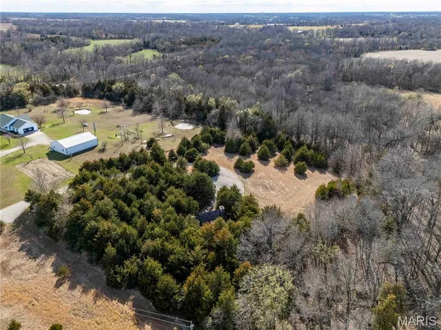 $299,000 | 25005 Double B Trail, Perry, MO 63462