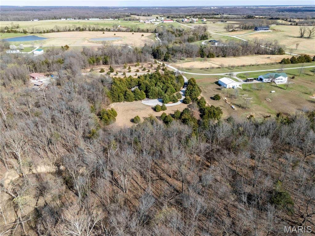 25005 Double B Trail Perry, MO 63462 - Photo 31 of 35