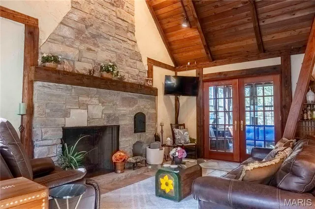 $299,000 | 25005 Double B Trail, Perry, MO 63462