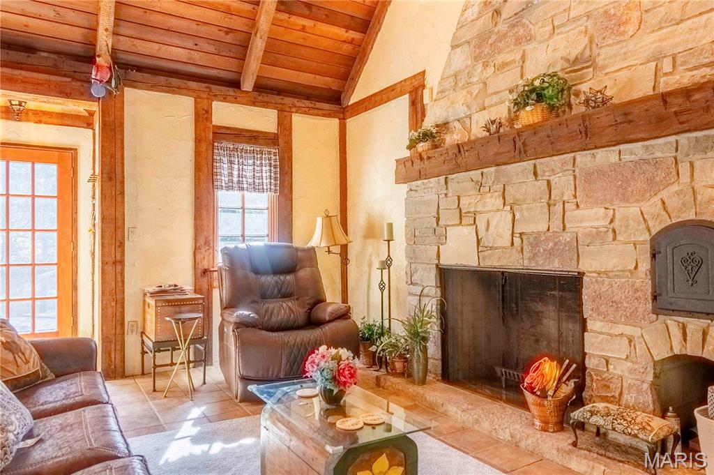 25005 Double B Trail Perry, MO 63462 - Photo 5 of 35