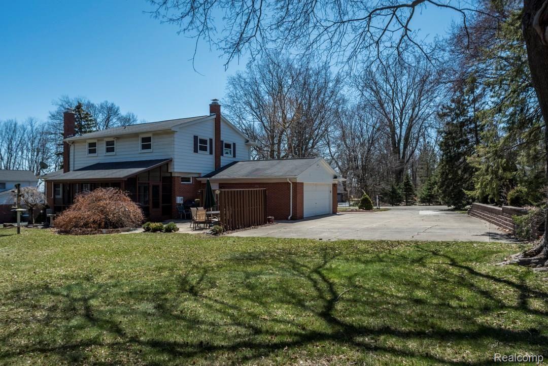 133 Cedarwald Drive Rochester, MI 48306 - Photo 14 of 37 16.jpg