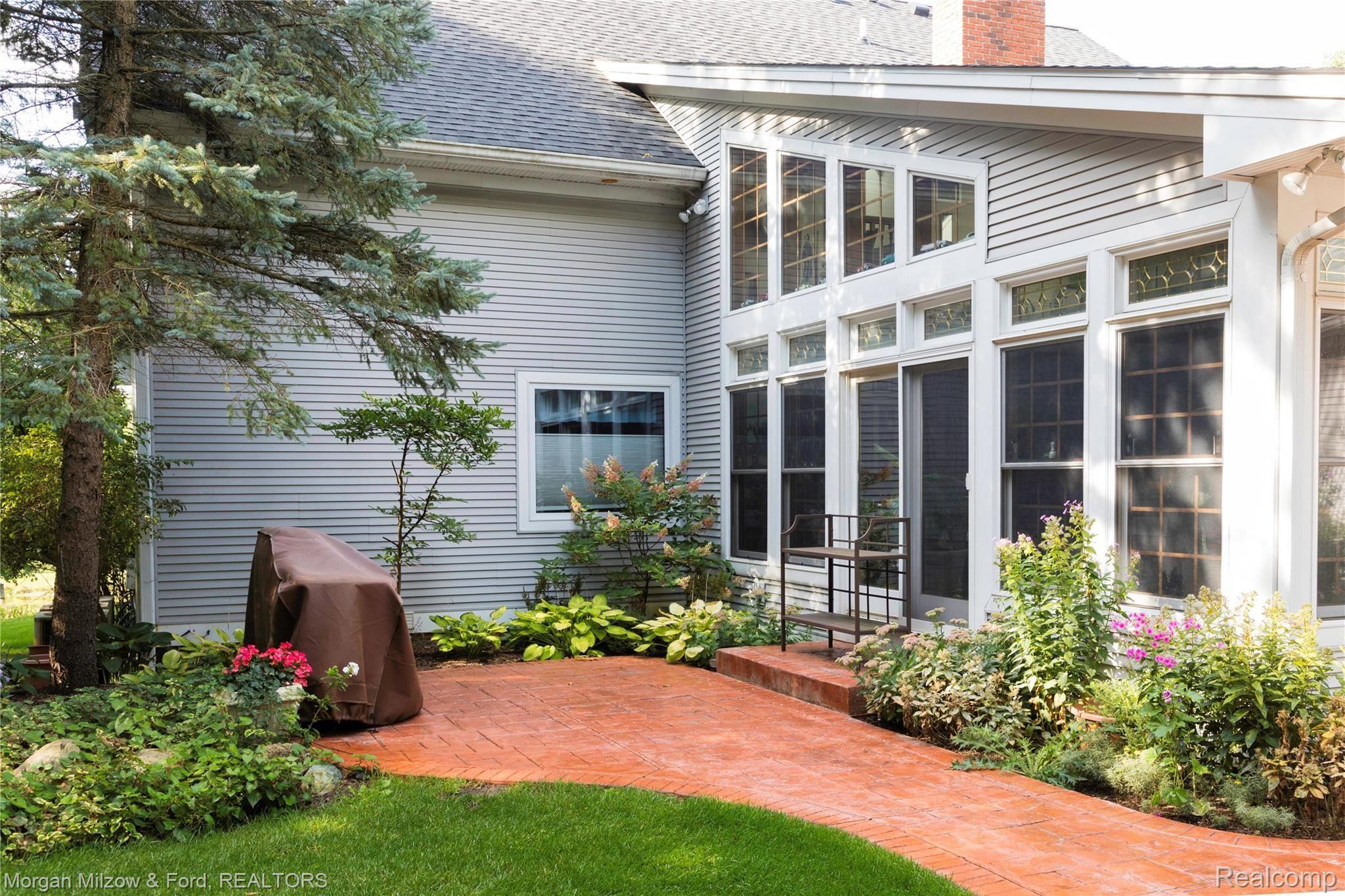 5848 Clarkston Road Clarkston, MI 48348 - Photo 72 of 80 Clarkston (72).jpg