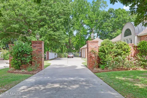 $1,129,000 | 404 Doyle Drive, Lafayette, LA 70508