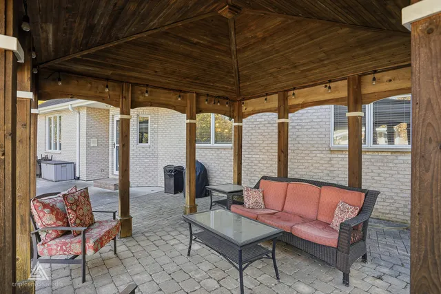 $745,000 | 11008 Laurel Hill Drive, Orland Park, IL 60467