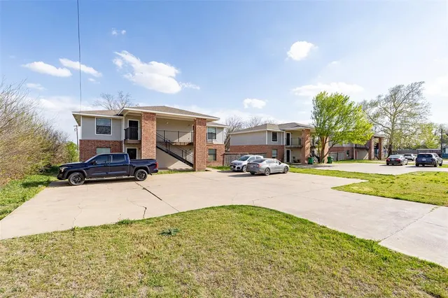 $685,000 | 852 West Vanderbilt Street, Stephenville, TX 76401