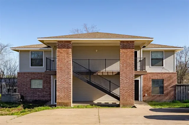 $685,000 | 852 West Vanderbilt Street, Stephenville, TX 76401