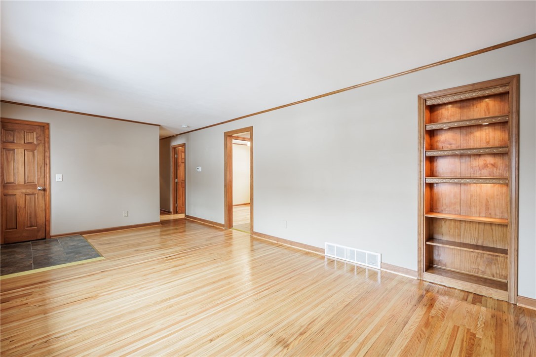 108 Bradford Road Henrietta, NY 14534 - Photo 16 of 44