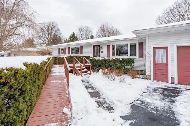 $374,900 | 108 Bradford Road, Henrietta, NY 14534