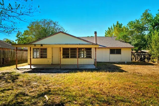 $204,000 | 16957 Glen Eagle Drive, Conroe, TX 77385