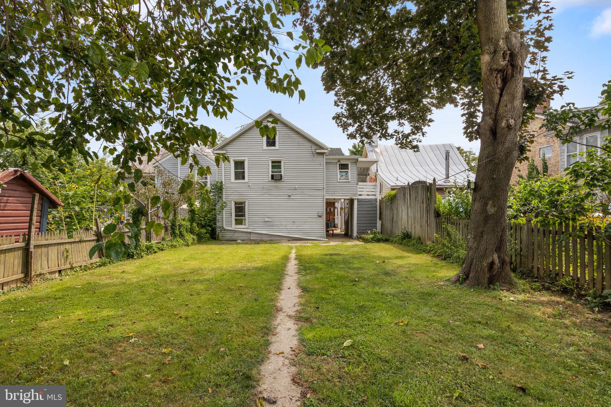 216 Main Street New Windsor, MD 21776 - Photo 14 of 16 a backyard of a house