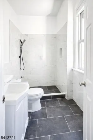 $2,500 | 204 DeMott Avenue, Clifton, NJ 07011