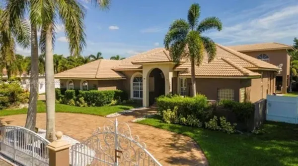 $1,800,000 | 423 Northeast 3rd Street, Pompano Beach, FL 33060