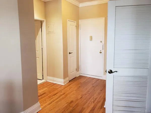 $3,500 | 111 7th Street, Garden City, NY 11530