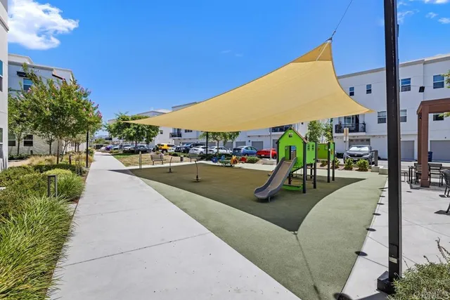 $799,000 | 2040 Mindoro Lane, Unit 4, Chula Vista, CA 91915