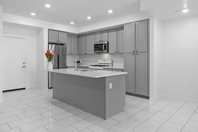 $799,000 | 2040 Mindoro Lane, Unit 4, Chula Vista, CA 91915