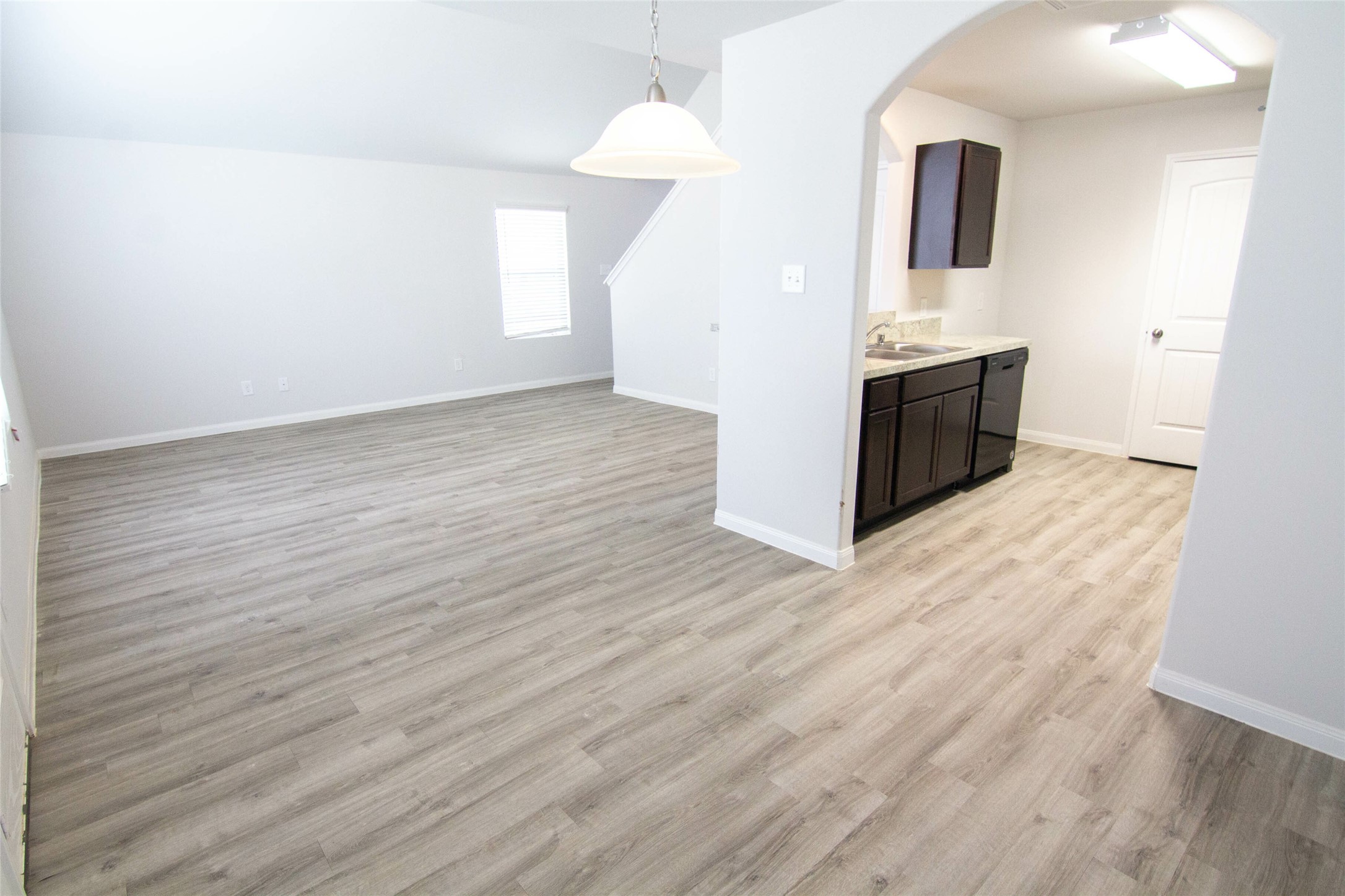 18707 Bell Ravine Drive Katy, TX 77449 - Photo 7 of 16 Photos may be representative of the floor plan and not the exact home. Finishes, layout, and features of the actual property for lease may vary.